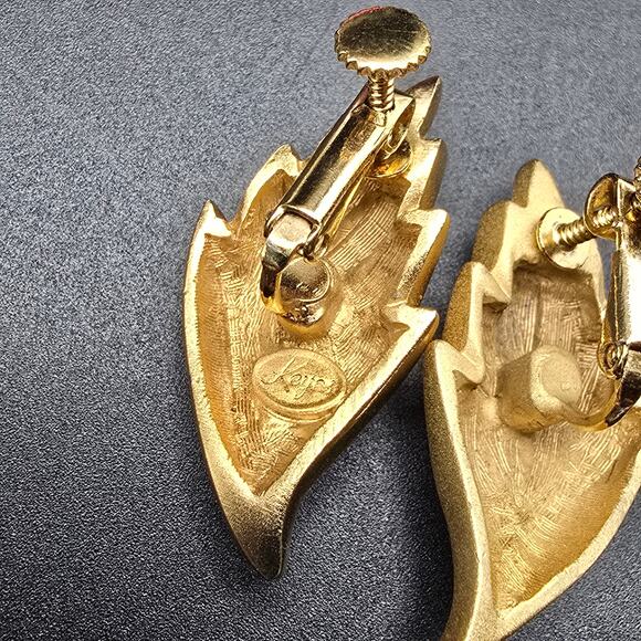 Keys Gold Tone Clip On Screw Back Earrings Bud Leaf Shape Vintage - Picture 4 of 8